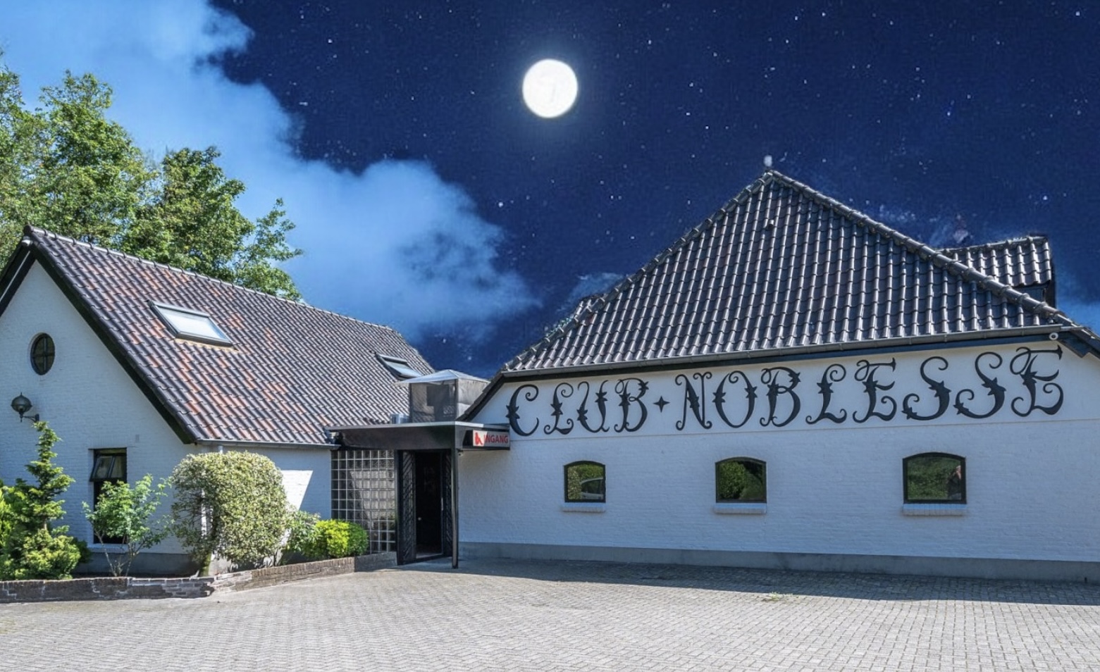 Club Noblesse by night